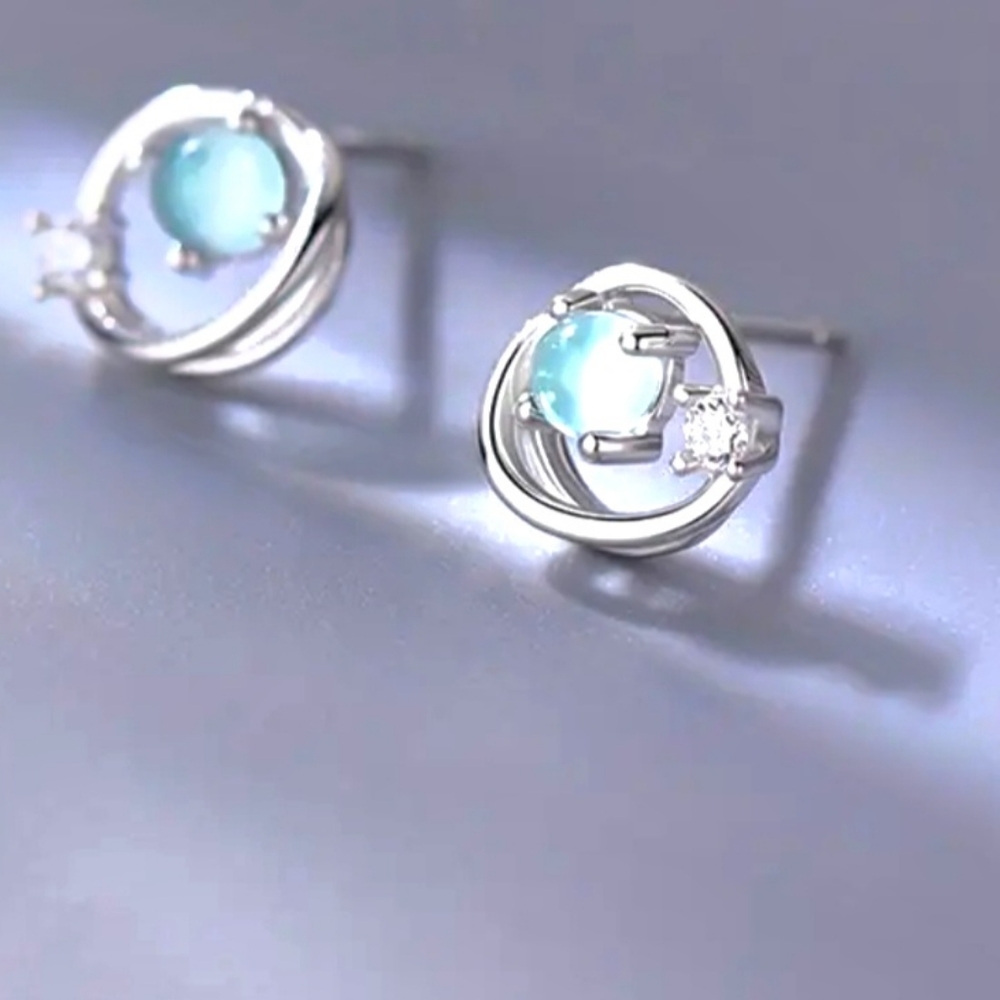 925 Sterling Silver Moonstone Earrings. Gorgeous!! NWT Fast Ship.